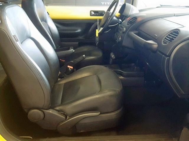 3VWRW31CX9M501257 - 2009 VOLKSWAGEN NEW BEETLE Gelb Foto 5