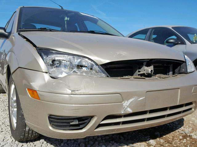 1FAFP34N67W331109 - 2007 FORD FOCUS ZX4 GOLD photo 9