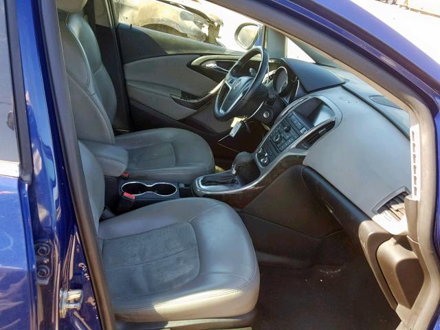 1G4PP5SK0D4151551 - 2013 BUICK VERANO BLUE photo 5