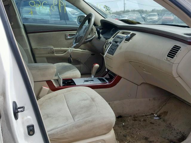 KMHFC46F96A137019 - 2006 HYUNDAI AZERA SE WHITE photo 5