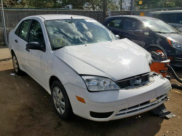 1FAHP34NX6W207013 - 2006 FORD FOCUS ZX4 WHITE photo 1