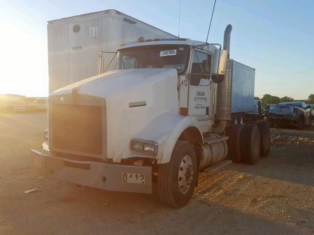 2XKDD49XX6M153885 - 2006 KENWORTH CONSTRUCTI WHITE photo 2