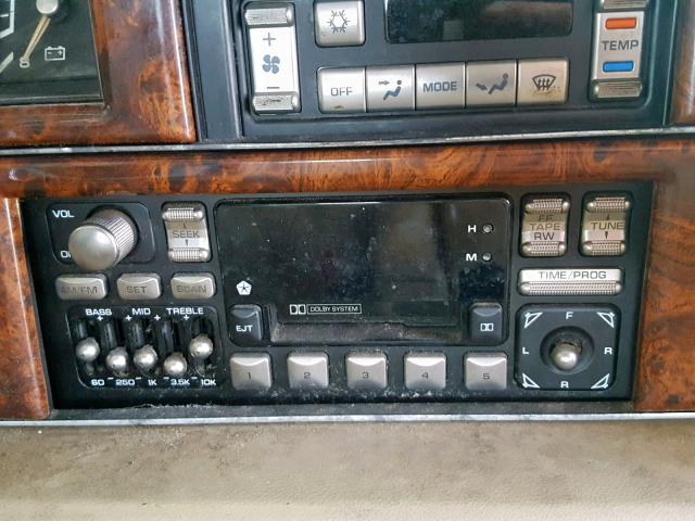 1C3XV66L7PD136265 - 1993 CHRYSLER NEW YORKER 金色 照片 9