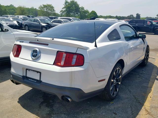 1ZVBP8CF3C5215587 - 2012 FORD MUSTANG GT WHITE photo 4