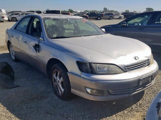 JT8BF28G110325082 - 2001 LEXUS ES 300 SILVER photo 1