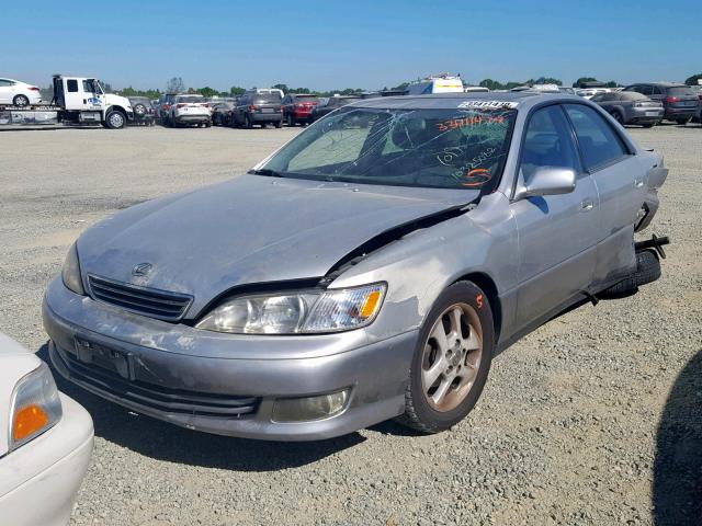 JT8BF28G110325082 - 2001 LEXUS ES 300 SILVER photo 2