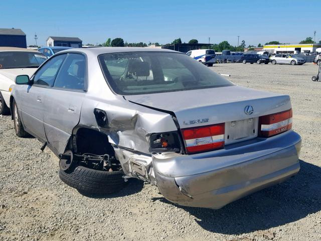 JT8BF28G110325082 - 2001 LEXUS ES 300 SILVER photo 3