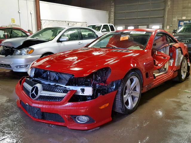 WDBSK71F59F143081 - 2009 MERCEDES-BENZ SL 550 RED photo 2