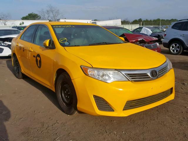 4T1BD1FKXEU112263 - 2014 TOYOTA CAMRY HYBR YELLOW photo 1