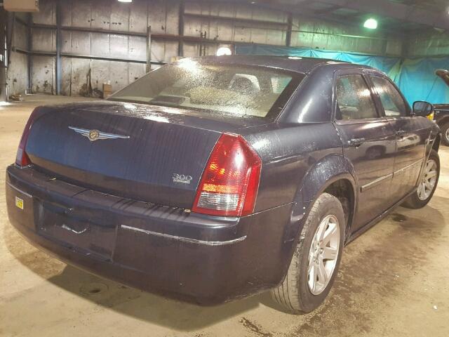 2C3KA53G57H792426 - 2007 CHRYSLER 300 TOURIN GRAY photo 4