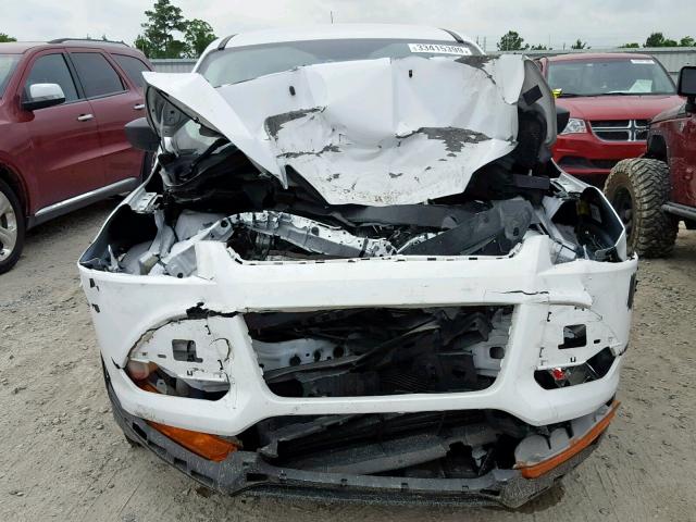 1FMCU0F74GUC23372 - 2016 FORD ESCAPE S WHITE photo 9