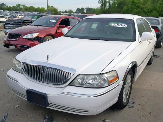 1LNHM81WX5Y603440 - 2005 LINCOLN TOWN CAR S WHITE photo 2