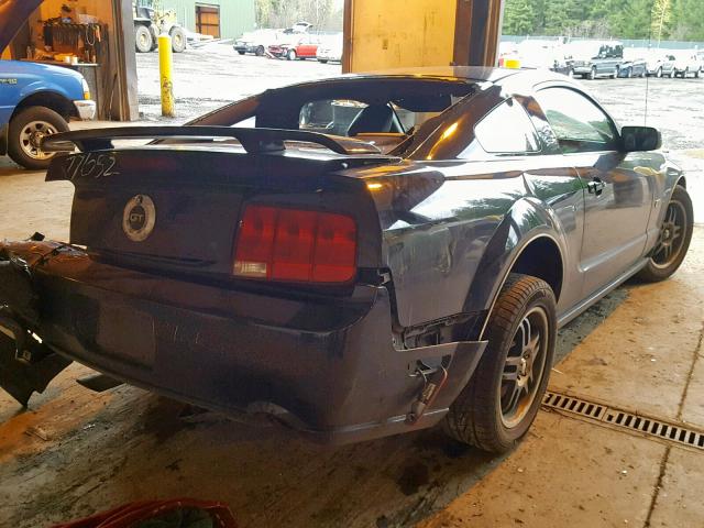 1ZVFT82H465243662 - 2006 FORD MUSTANG GT BLACK photo 4