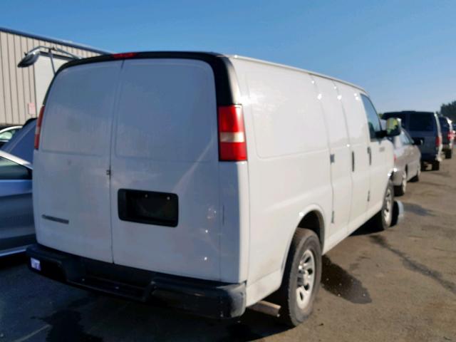 1GCFG15X491182746 - 2009 CHEVROLET EXPRESS G1 WHITE photo 4