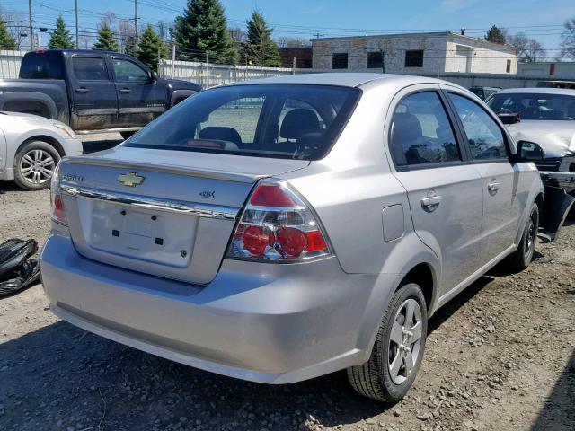 KL1TD56E59B631465 - 2009 CHEVROLET AVEO LS SILVER photo 4