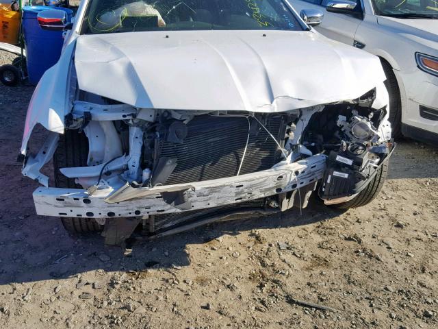 2C3CCAAG8EH377477 - 2014 CHRYSLER 300 WHITE photo 9