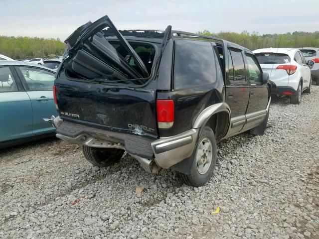 1GNDT13W6X2122639 - 1999 CHEVROLET BLAZER BLACK photo 4