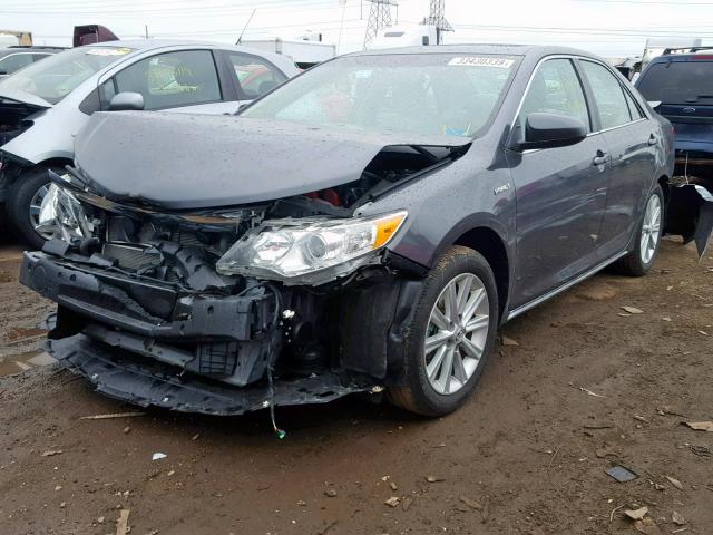 4T1BD1FK6DU073248 - 2013 TOYOTA CAMRY HYBR GRAY photo 2