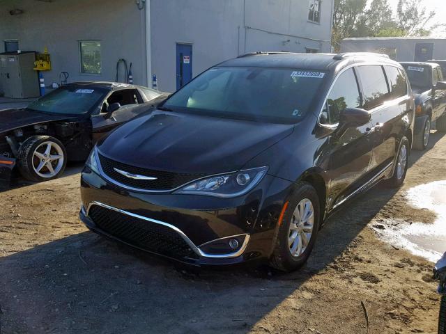 2C4RC1BG6HR763673 - 2017 CHRYSLER PACIFICA T BLACK photo 2