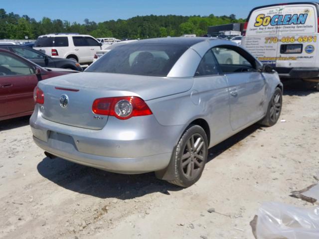 WVWFA71F88V001530 - 2008 VOLKSWAGEN EOS LUX 银色 照片 4