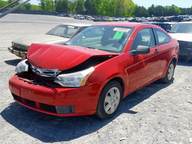 1FAHP32N68W128038 - 2008 FORD FOCUS S/SE RED photo 2