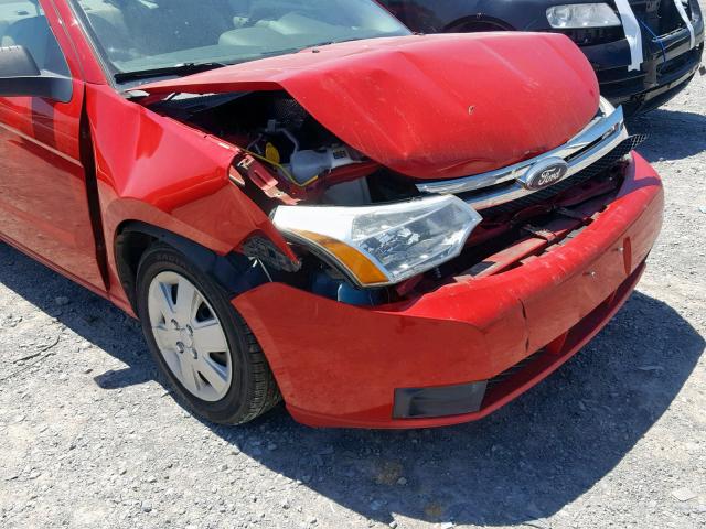 1FAHP32N68W128038 - 2008 FORD FOCUS S/SE RED photo 9