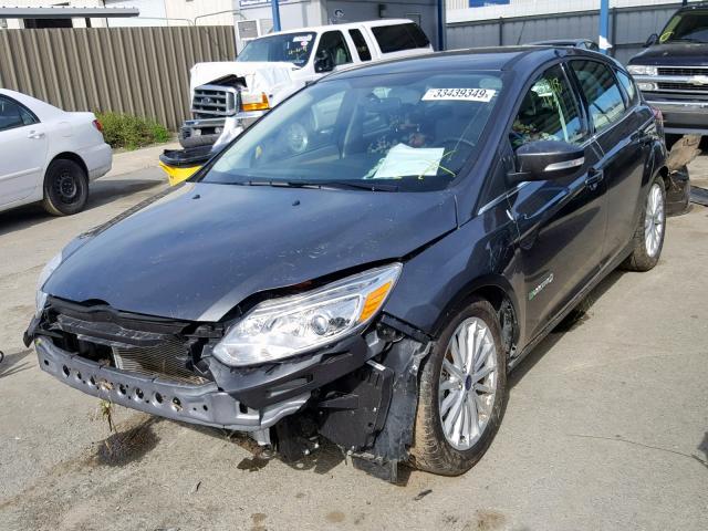 1FADP3R43JL241433 - 2018 FORD FOCUS BEV GRAY photo 2