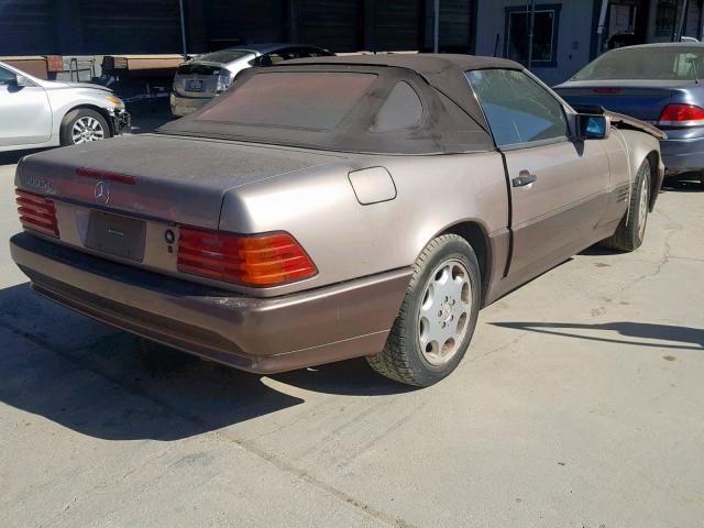 WDBFA67E2PF074621 - 1993 MERCEDES-BENZ 500 SL BROWN photo 4