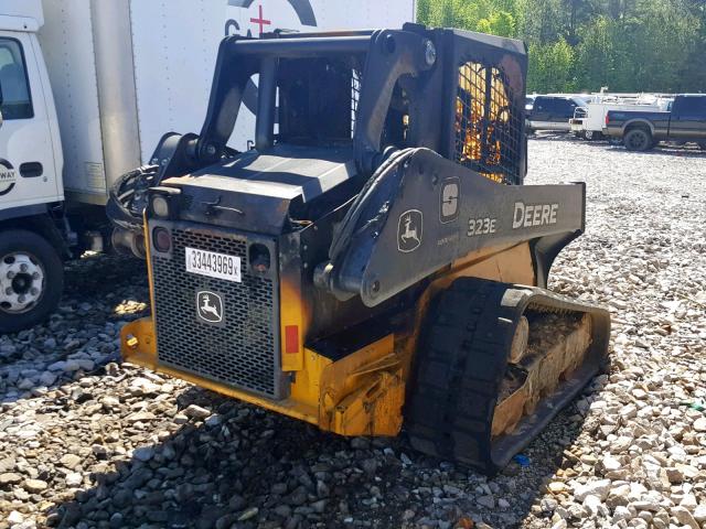 1T0323ELAGJ298733 - 2016 JOHN DEERE 323E YELLOW photo 4