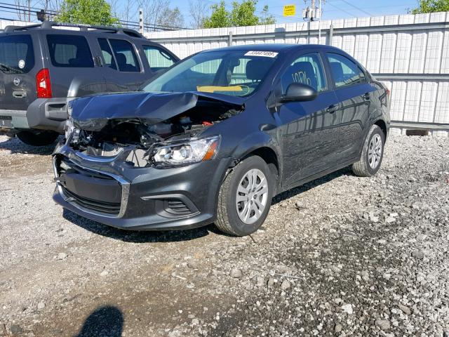 1G1JB5SH7J4136594 - 2018 CHEVROLET SONIC LS 灰色 照片 2