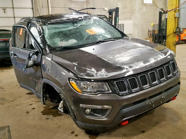 3C4NJDDB5JT211902 - 2018 JEEP COMPASS TR CHARCOAL photo 1