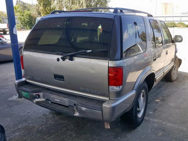 1GNDT13W212213382 - 2001 CHEVROLET BLAZER GOLD photo 4