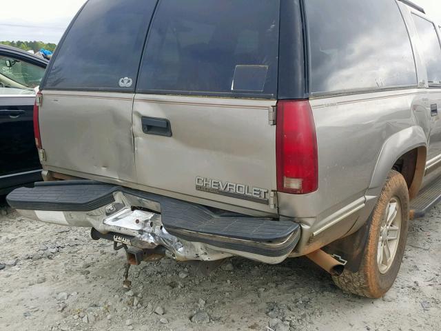 1GNFK16R0XJ481427 - 1999 CHEVROLET SUBURBAN K TAN photo 9