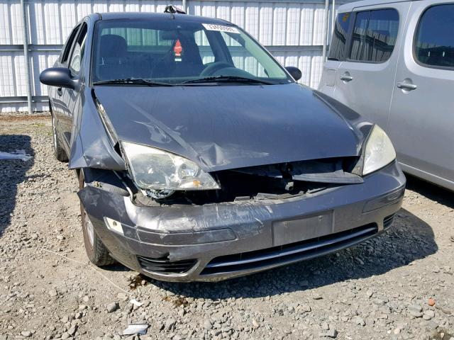 1FAFP34N06W135732 - 2006 FORD FOCUS ZX4 GRAY photo 1