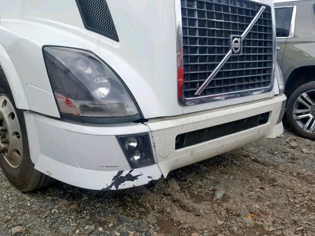 4V4NC9EH7DN136395 - 2013 VOLVO VN VNL WHITE photo 9