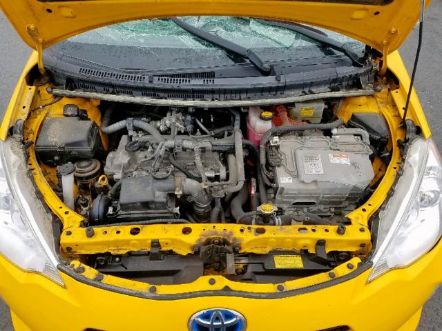 JTDKDTB30E1082156 - 2014 TOYOTA PRIUS C YELLOW photo 7