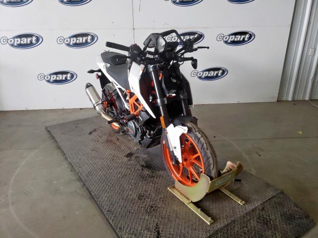 MD2JPJ409HC239325 - 2017 KTM ktm duke 390  photo 1