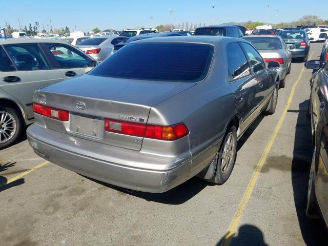 JT2BF28K5W0090837 - 1998 TOYOTA CAMRY LE  photo 4