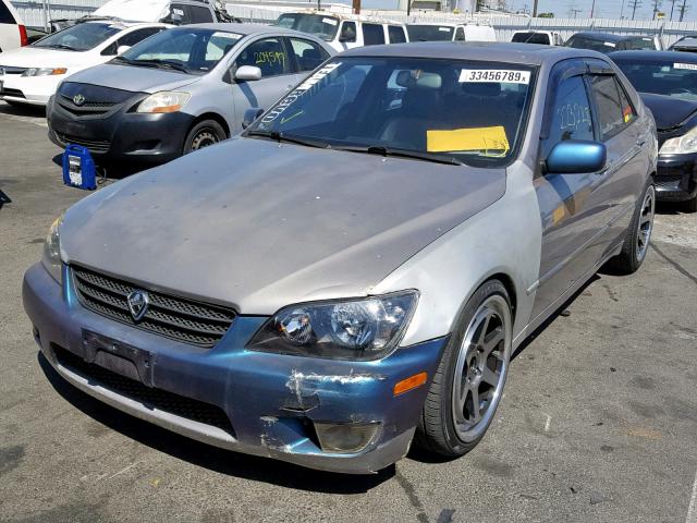 JTHBD192840090395 - 2004 LEXUS IS 300 SILVER photo 2