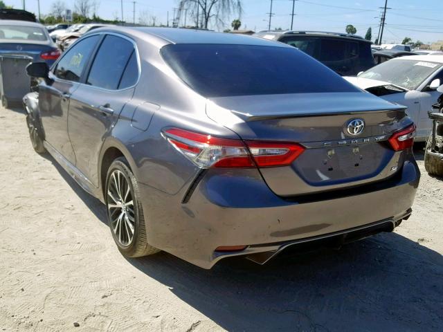 4T1B11HK7JU659863 - 2018 TOYOTA CAMRY L GRAY photo 3