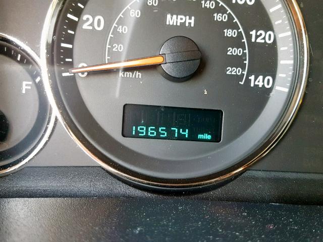 1J8HH48K26C233788 - 2006 JEEP COMMANDER SILVER photo 8