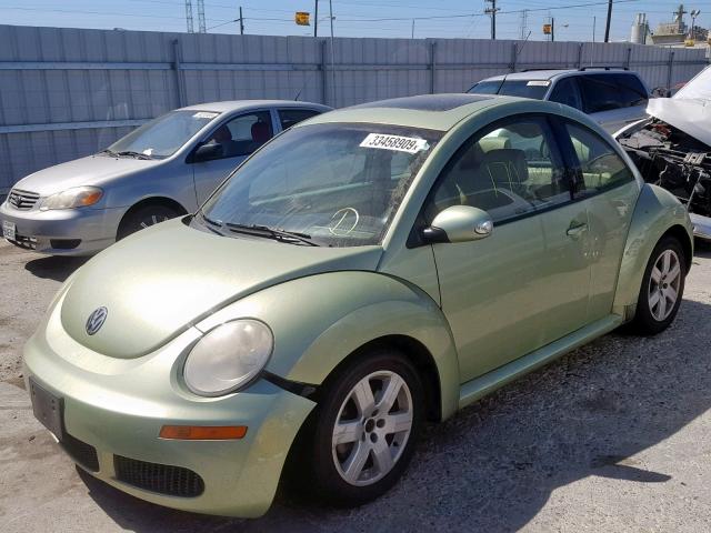 3VWRG31C97M519839 - 2007 VOLKSWAGEN NEW BEETLE GREEN photo 2