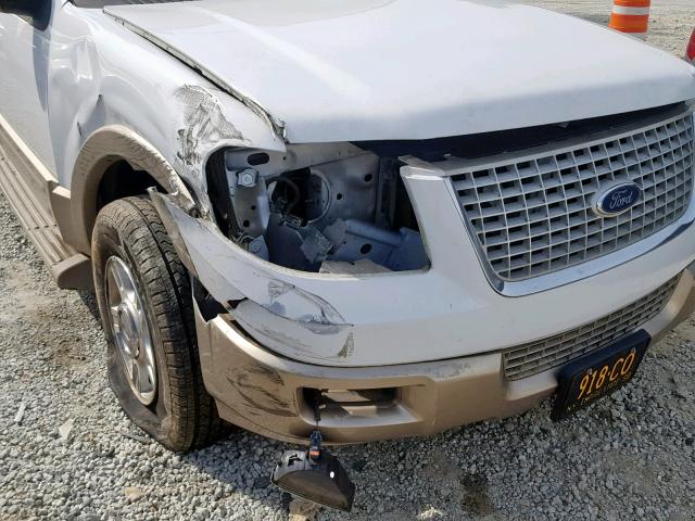 1FMFU17526LA29332 - 2006 FORD EXPEDITION WHITE photo 9