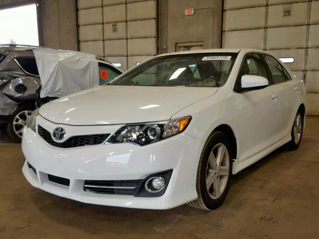 4T1BF1FK4EU311755 - 2014 TOYOTA CAMRY L 白色 照片 2