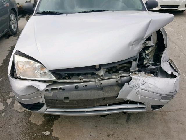 1FAFP34N17W250650 - 2007 FORD FOCUS ZX4 SILVER photo 7