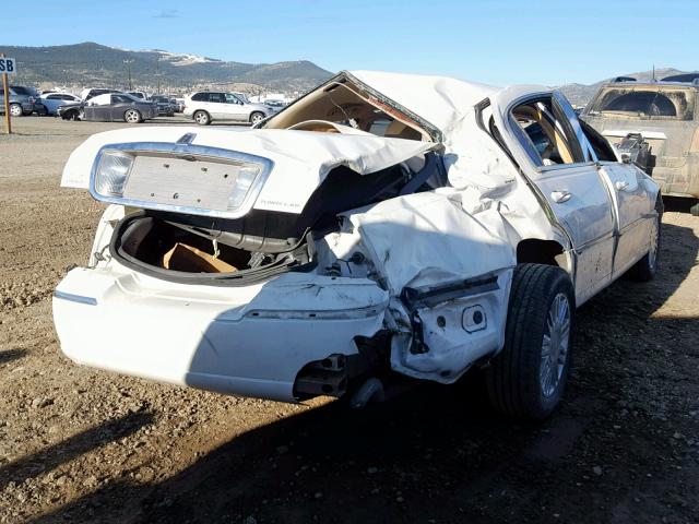 1LNHM83V36Y646300 - 2006 LINCOLN TOWN CAR D WHITE photo 4