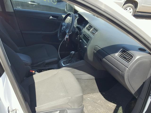 3VW2K7AJ6EM377243 - 2014 VOLKSWAGEN JETTA BASE WHITE photo 5