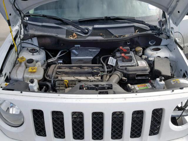 1C4NJPFA4GD647872 - 2016 JEEP PATRIOT LA WHITE photo 7