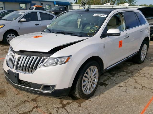 2LMDJ8JK6DBL14530 - 2013 LINCOLN MKX WHITE photo 2