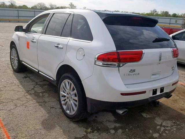 2LMDJ8JK6DBL14530 - 2013 LINCOLN MKX WHITE photo 3